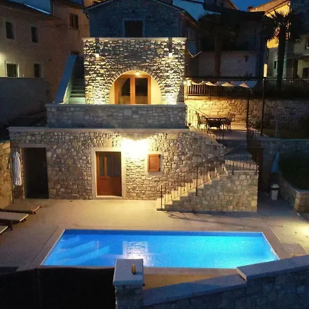 Casa de Férias Holiday House Neno