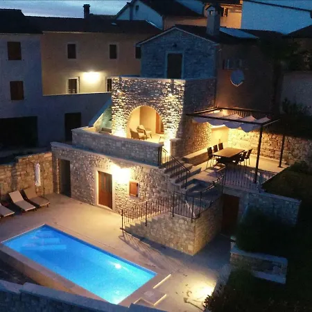 Holiday House Neno